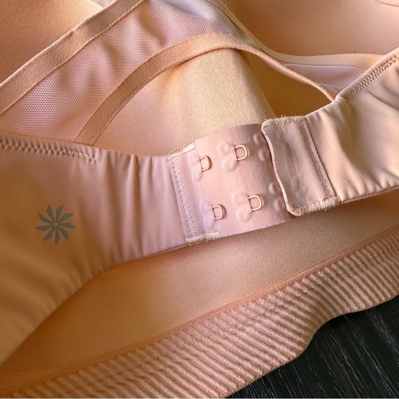 Athleta Advance Sprint Bra in Island Coral Adjustable Band and Straps, 36DD - Picture 4 of 7